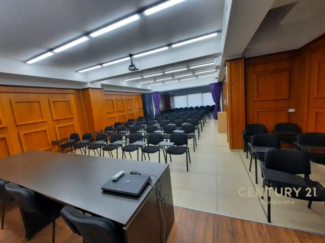 Tirane, jepet me qera ambjent biznesi 7.000 Euro (rruga e dibres)