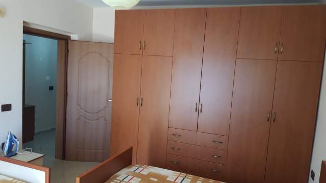 Tirane, jepet me qera apartament 1+1+BLK Kati 5, 60 m² 35.000 Leke (Rruga Osman Myderizi)