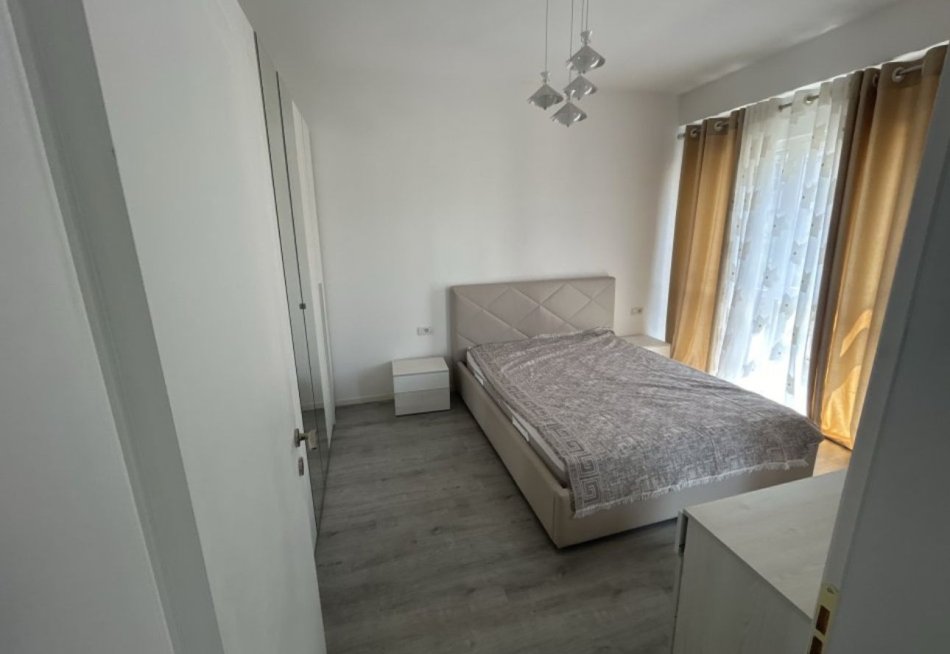 Tirane, jepet me qera apartament 2+1 Kati 3, 80 m² 670 € (5 maji prane qendres emerald)