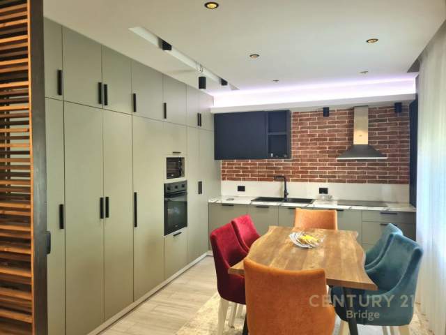 Tirane, jepet me qera apartament 2+1+BLK Kati 2, 125 m² 700 Euro (.)