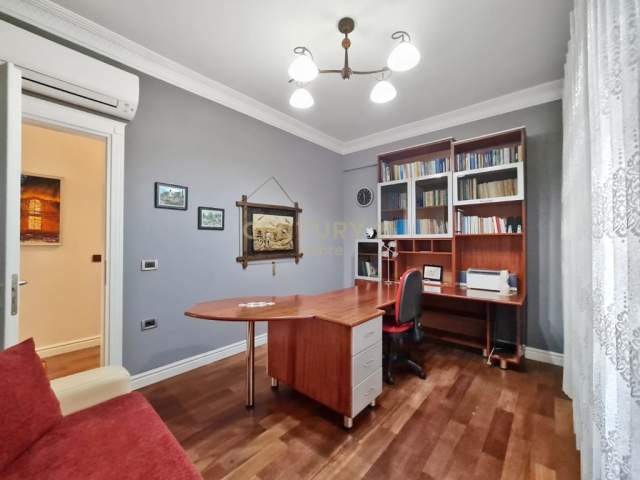 Tirane, jepet me qera apartament 2+1+A+BLK Kati 2, 150 m² 700 Euro (Liqeni i Thate)