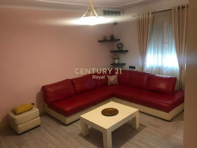 Tirane, jepet me qera apartament 2+1+BLK Kati 5, 120 m² 550 Euro