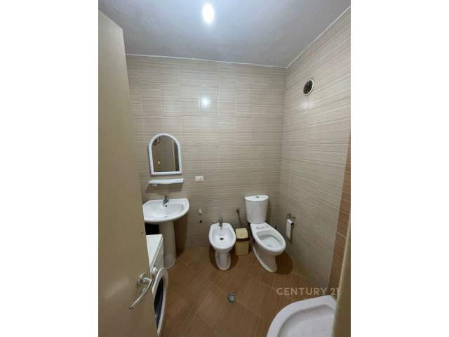 Tirane, jepet me qera apartament 2+1+A Kati 7, 110 m² 400 Euro