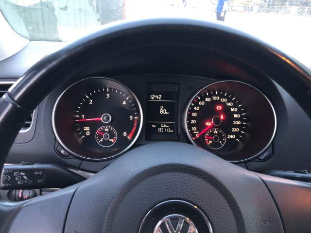 Tirane, shitet makine Golf 6 Viti 2010