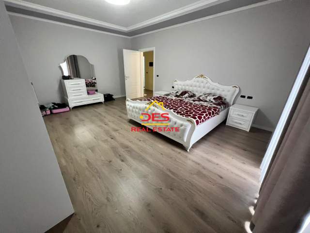 Elbasan, shitet apartament 1+1+BLK Kati 8, 107 m² 60.000 Euro