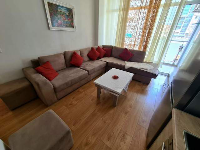 Tirane, jepet me qera apartament 1+1+BLK Kati 2, 52 m² 580 Euro (kompleksi Kika 2)