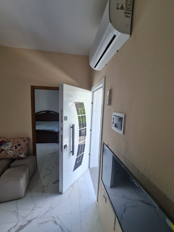 Tirane, jepet me qera apartament 1+1 Kati 2, 60 m² 398 € (Kinostudio)