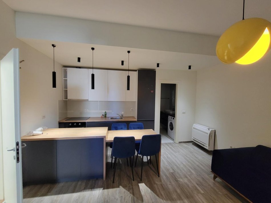 Tirane, jepet me qera apartament Kati 2, 95 m² 600 € (Rruga e Kavajes)