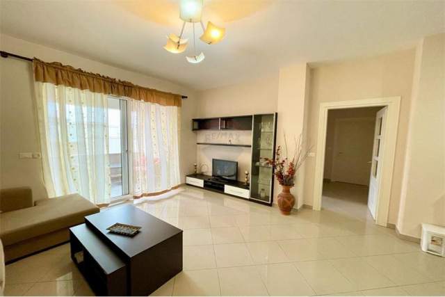 Tirane, jepet me qera 100 m² 800 Euro (Rruga e Bogdaneve)