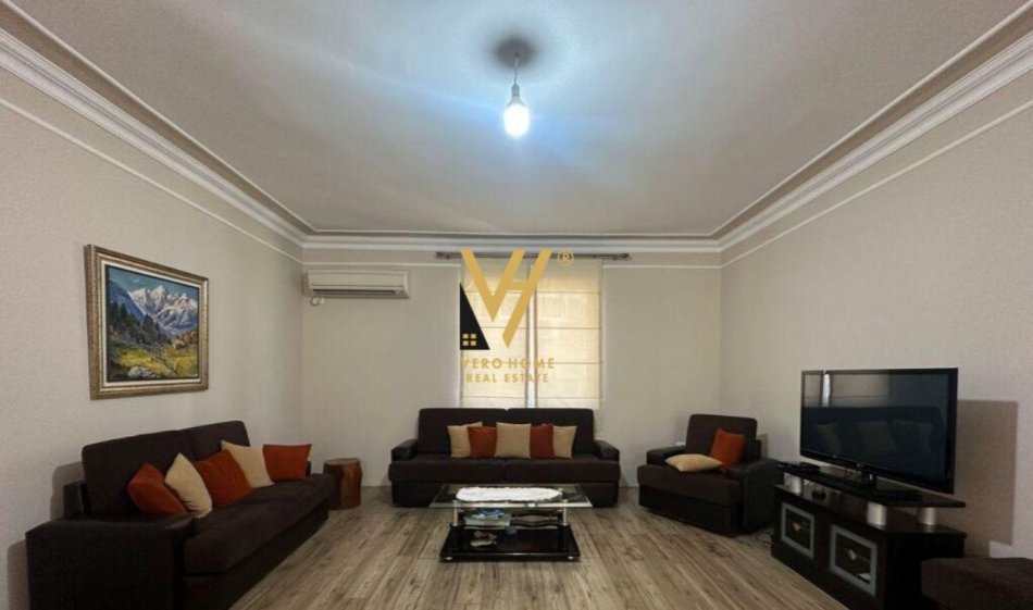 Tirane, jepet me qera apartament 2+1+Ballkon Kati 1, 133 m² 650 € (STACIONI I TRENIT )