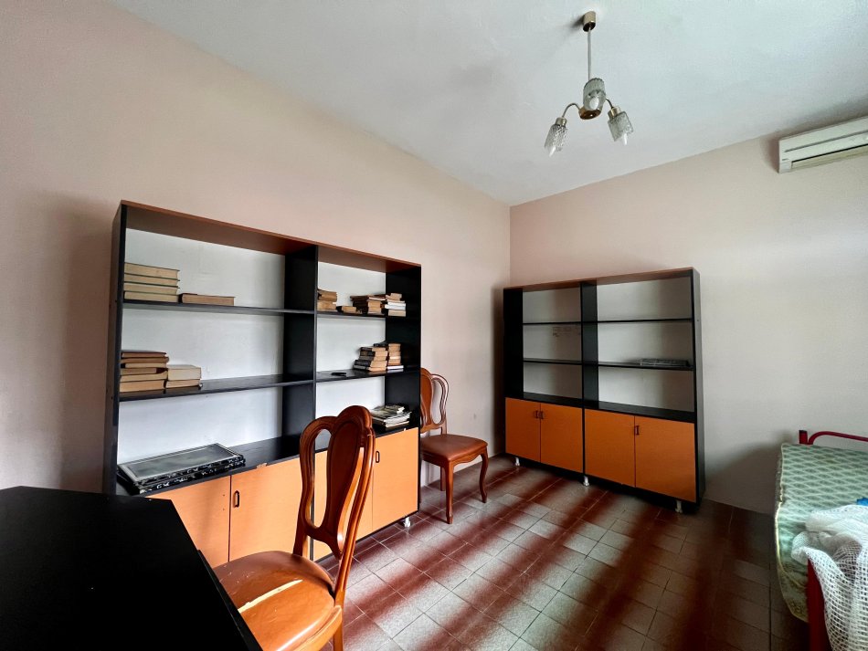 Tirane, jepet me qera Vile 3+1+Ballkon Kati 0, 160 m² 600 € (Shkolla Partizani - Tiranë)