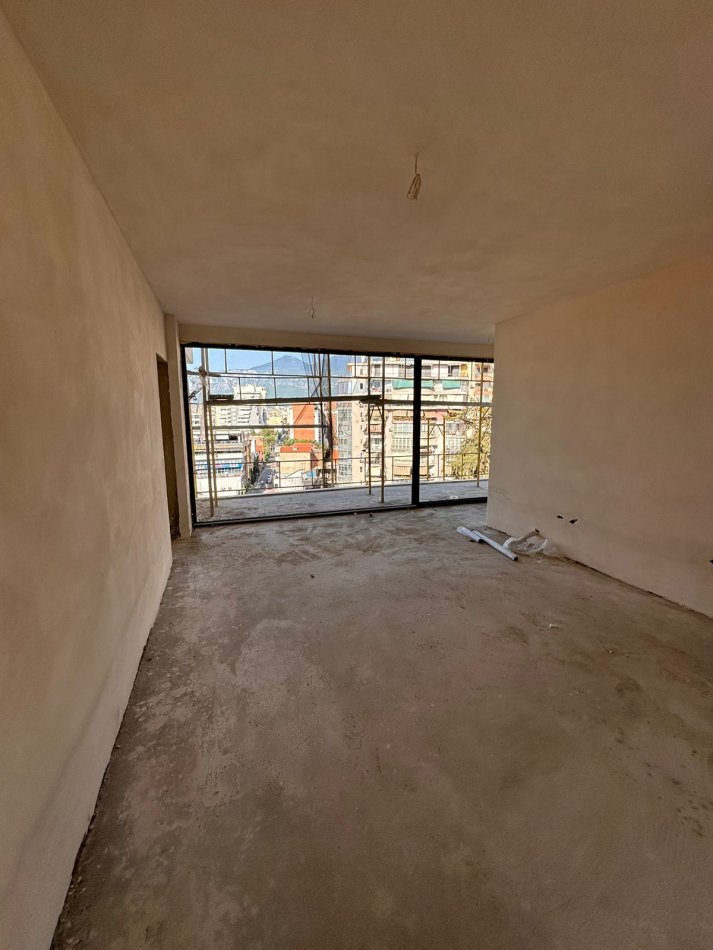 Tirane, shitet apartament 2+1+Ballkon Kati 6, 86 m² 145.000 € (rruga e dibres)