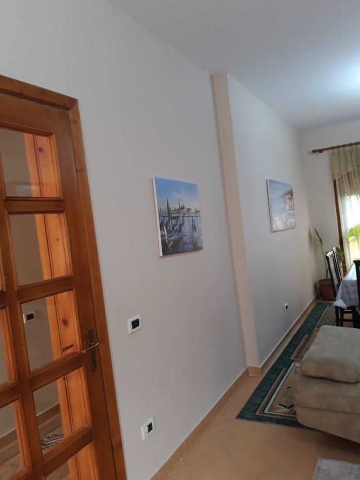 Tirane, jepet me qera Vile Kati 2, 320 m² 1.400 € (Sauk)