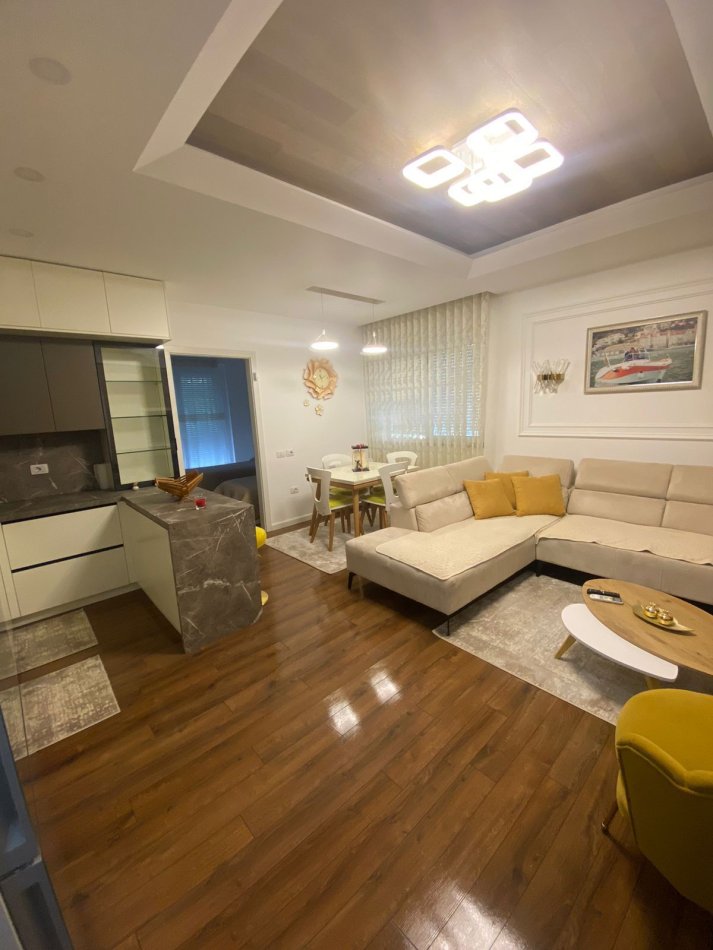 Tirane, shitet apartament 2+1+Ballkon Kati 4, 93 m² 215.000 € (Liqeni i Thate, AZ Construction)