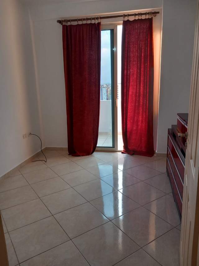 Tirane, jepet me qera apartament 2+1+BLK Kati 8, 85 m² 35.000 Leke (Yzberisht, prane kmy)