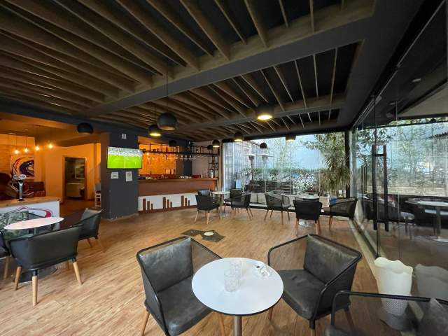Tirane, jepet me qera ambient + lokal Kati 0, 106 m² 1.300 Euro (Myslym Shyri) PARK28823