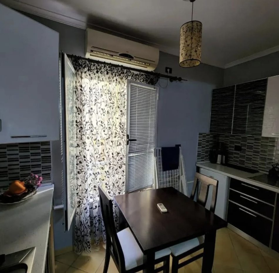Tirane, jepet me qera garsonier 1+1 Kati 2, 51 m² 350 € (kodra e diellit)