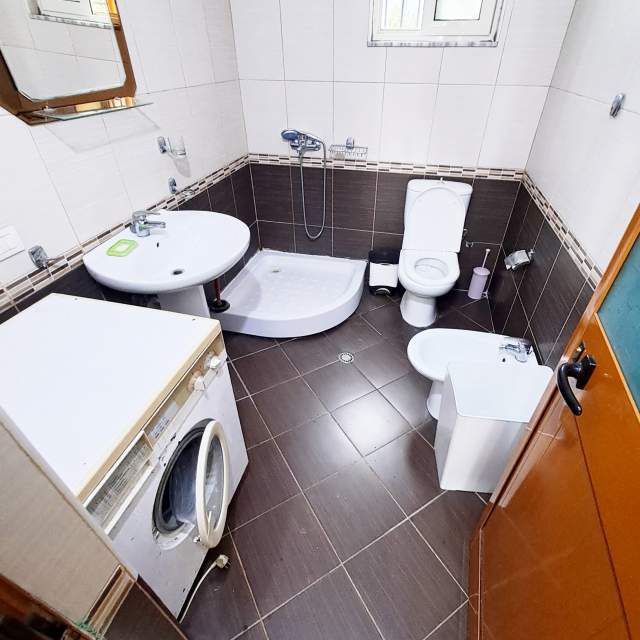 Tirane, jepet me qera apartament 2+1 Kati 2, 90 m² 450 € (QYTET STUDENTI)