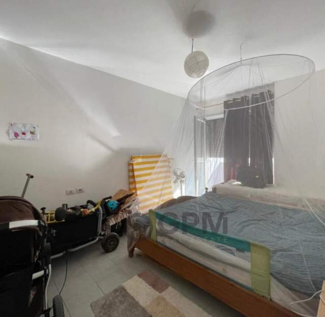 Tirane, shitet apartament 3+1 Kati 4, 137 m² 950 Euro/m2 (Yzberisht)
