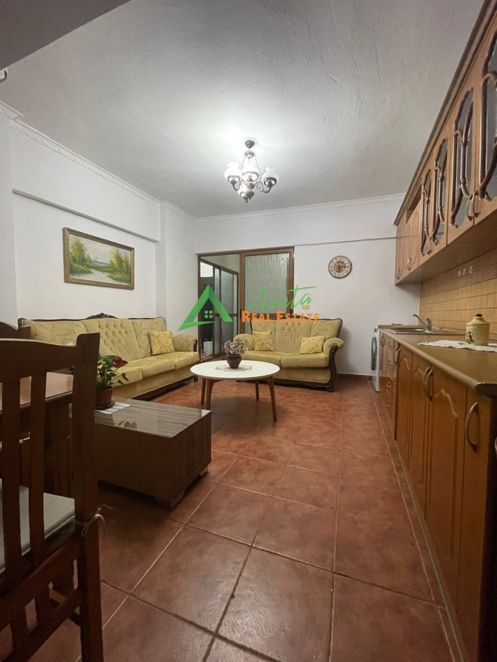 Tirane, jepet me qera apartament 2+1 Kati 7, 70 m² (Don Bosko)