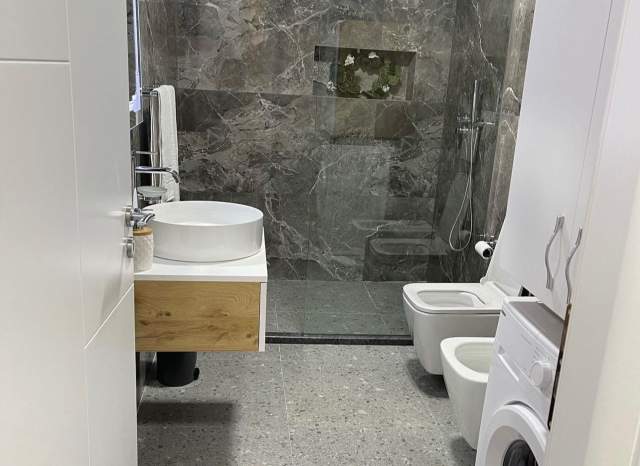Tirane, ofert apartament 1+1 Kati 8, 47 m² 95.000 Euro (Selvia)