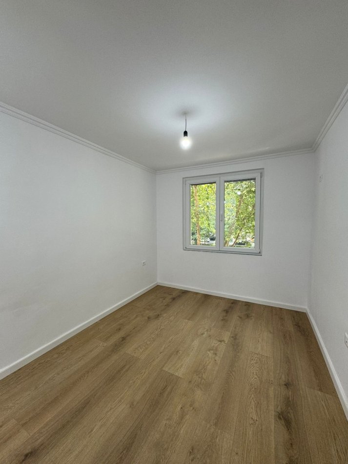 Tirane, shitet apartament 2+1+Ballkon Kati 3, 70 m² 160.000 € (Myslym shyr , rruga nikolla lena , prane shkolles pjeter budi)