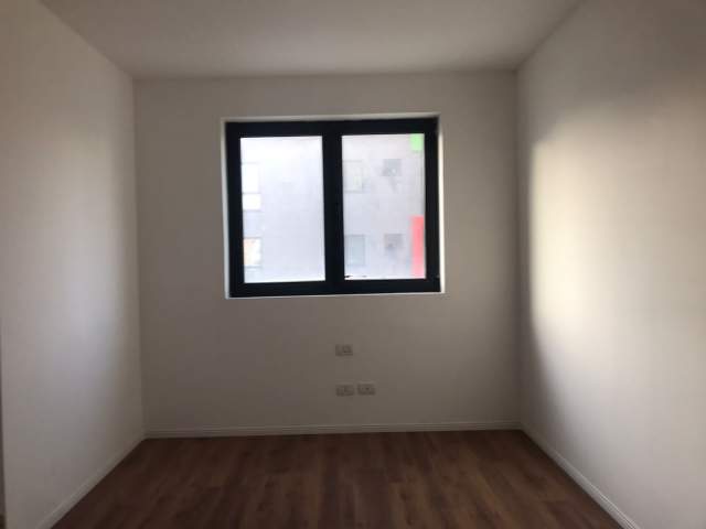 Tirane, jepet me qera apartament 2+1+BLK Kati 2, 86 m² 350 Euro (pallati Eglos)