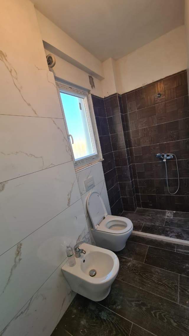 Tirane, shitet apartament Kati 4, 79 m² 150.000 Euro