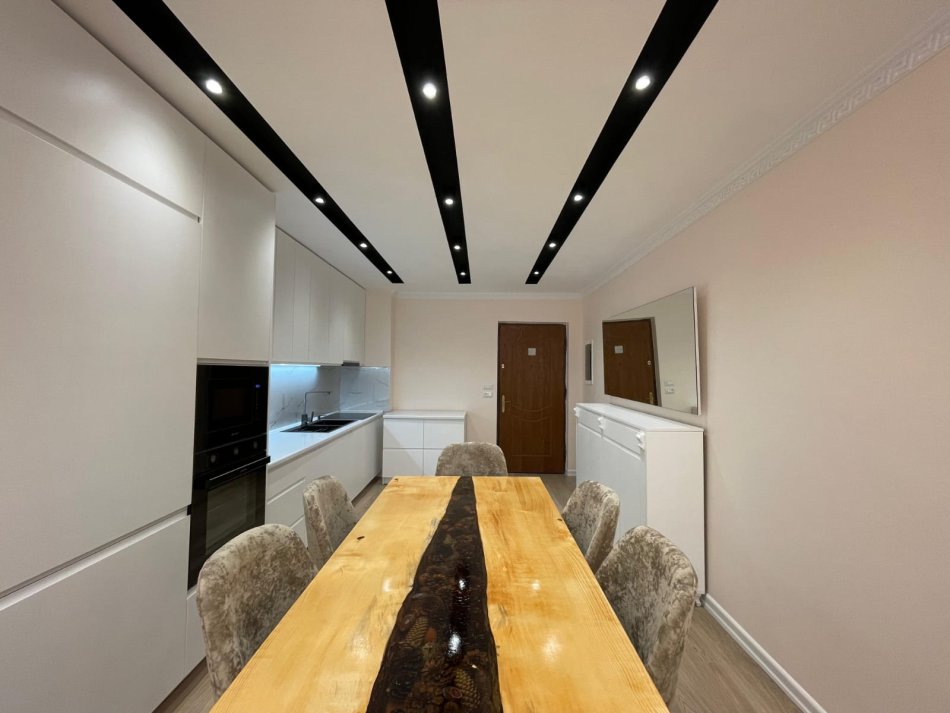 Tirane, jepet me qera apartament 2+1 Kati 3, 100 m² 1.200 € (liqeni i thate)
