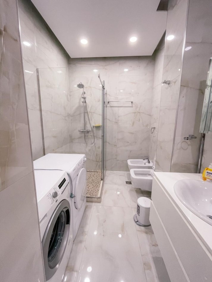 Tirane, jepet me qera apartament 2+1 Kati 2, 100 m² 1,000 € (Pazari i Ri)