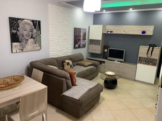 Tirane, shitet apartament 2+1+BLK Kati 5, 742 m² 55.000 Euro (Rruga vangjel capo)