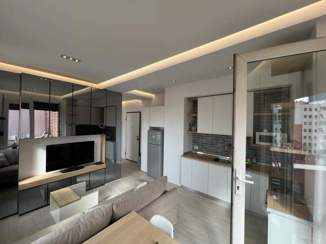 Tirane, jepet me qera apartament 1+1+BLK Kati 9, 55 m² 600  (Rruga e Barrikadave)