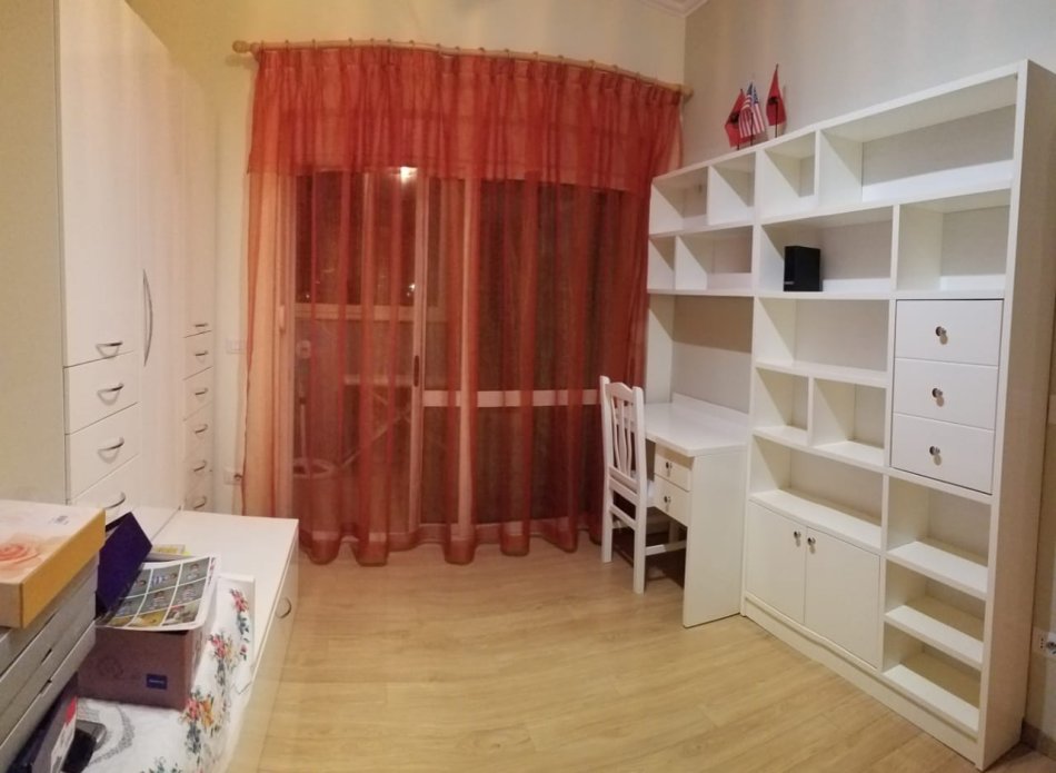 Tirane, jepet me qera apartament 2+1 Kati 7, 110 m² 750 € (Pazari Ri)