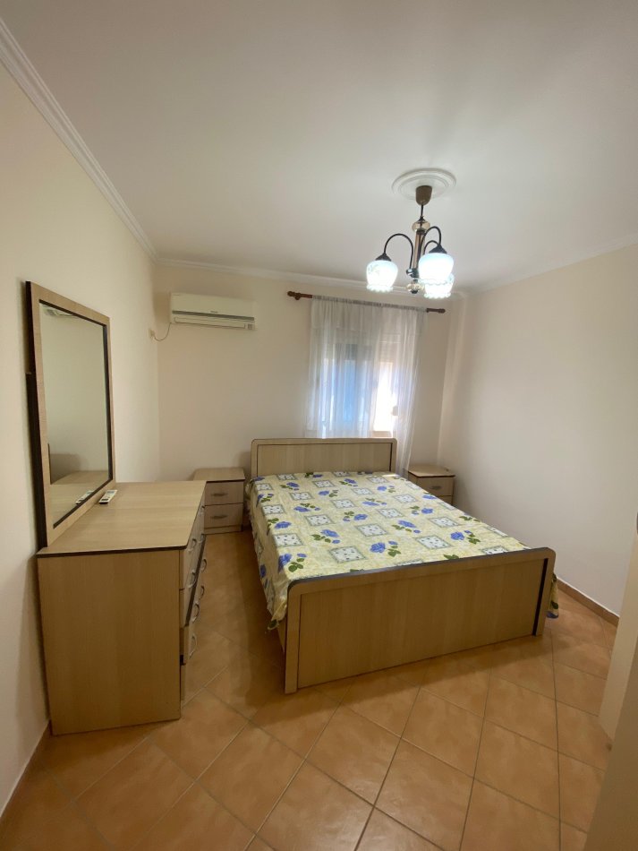 Tirane, jap me qera apartament 2+1+Ballkon Kati 3, 110 m² 600 € (Ish Shushica)