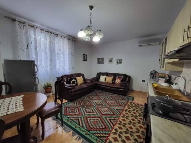 Tirane, jepet me qera apartament 3+1+A Kati 3, 80 m² 430 Euro (Sheshi Willson)