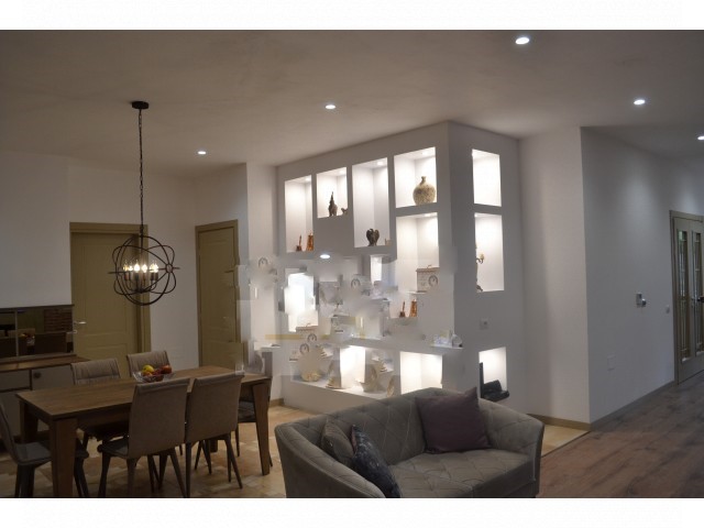 Tirane, shitet Vile 600 m² 1.600.000 Euro