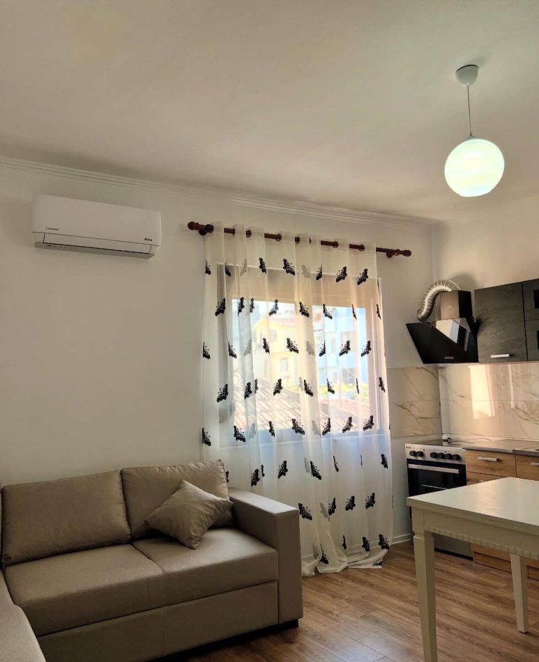 Durres, jepet me qera Vile 1+1 Kati 2, 70 m² 400 € (Prane Muzeumit)