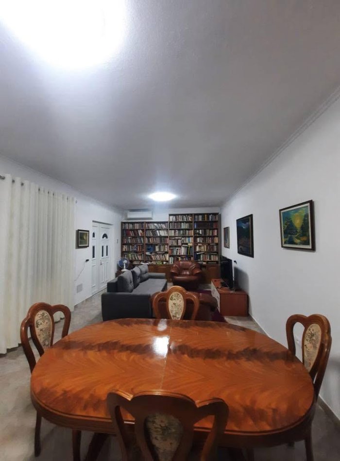 Tirane, jepet me qera apartament duplex 3+1 Kati 1, 160 m² 1.100 € (selvia)