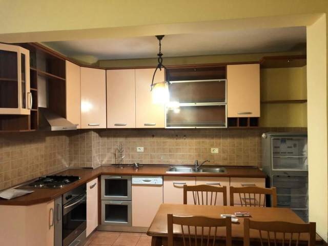 Tirane, jepet me qera apartament 1+1+BLK Kati 6, 70 m² 500 Euro (rruga Ndre Mjeda)