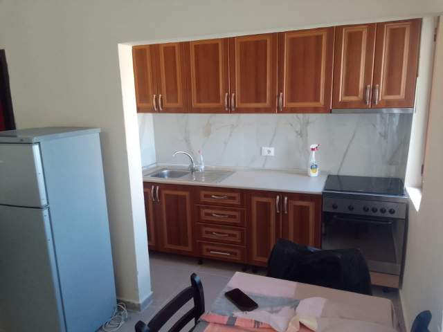 Tirane, jepet me qera apartament 1+1 Kati 4, 67 m² 30.000 Leke (Pandi Dardha)