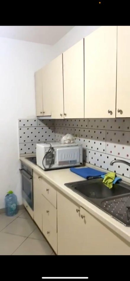 Tirane, jepet me qera apartament 2+1 , 100 m² 500 € (Ali Demi)