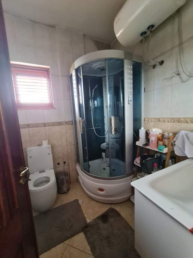 Tirane, shes Vile 3+1+A+BLK, 3 Kate, 280 m² 320.000 Euro (peze e vogel) i diskutushem
