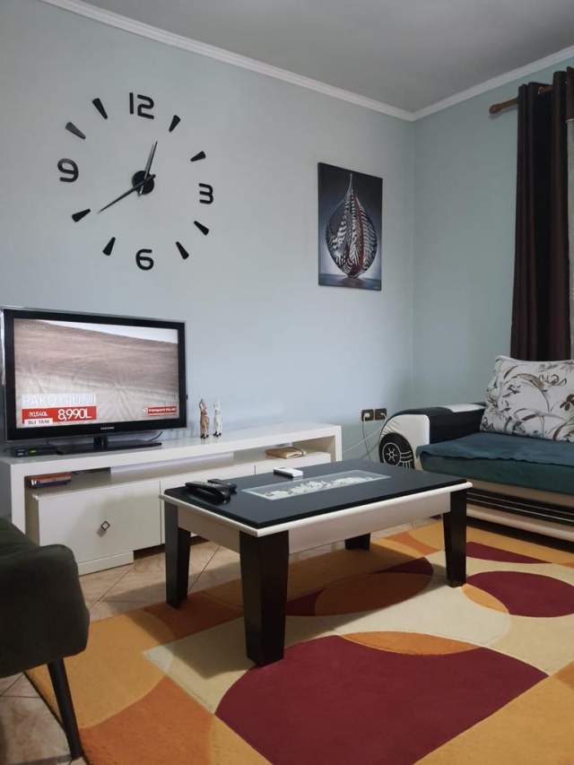 Tirane, shes Vile 2 Katshe 194 m² 250.000 Euro (Institut)