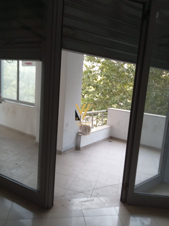 Tirane, shitet ambjent biznesi Kati 2, 45 m² 112.500 € (PALLATI ME SHIGJETA)