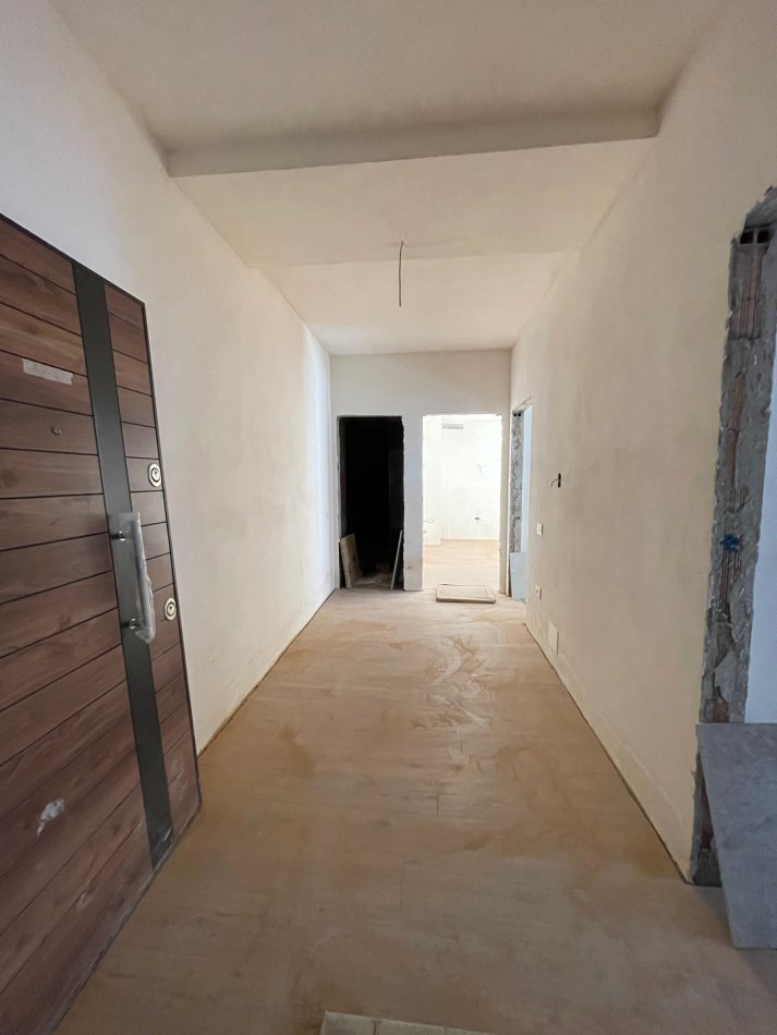 Tirane, shitet apartament 2+1 , 97 m² 122.000 € (Prane Vila L)