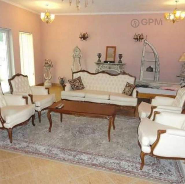 Tirane, shitet Vile 5+1 Kati 5, 1.600 m² 3.600.000 Euro (Rruga e Elbasanit)