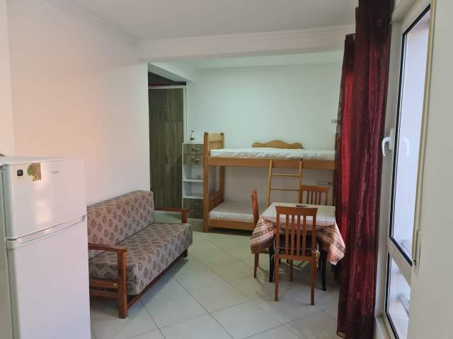 Tirane, jepet me qera apartament Kati 5, 40 m² 30.000 Leke (ALLIAS)