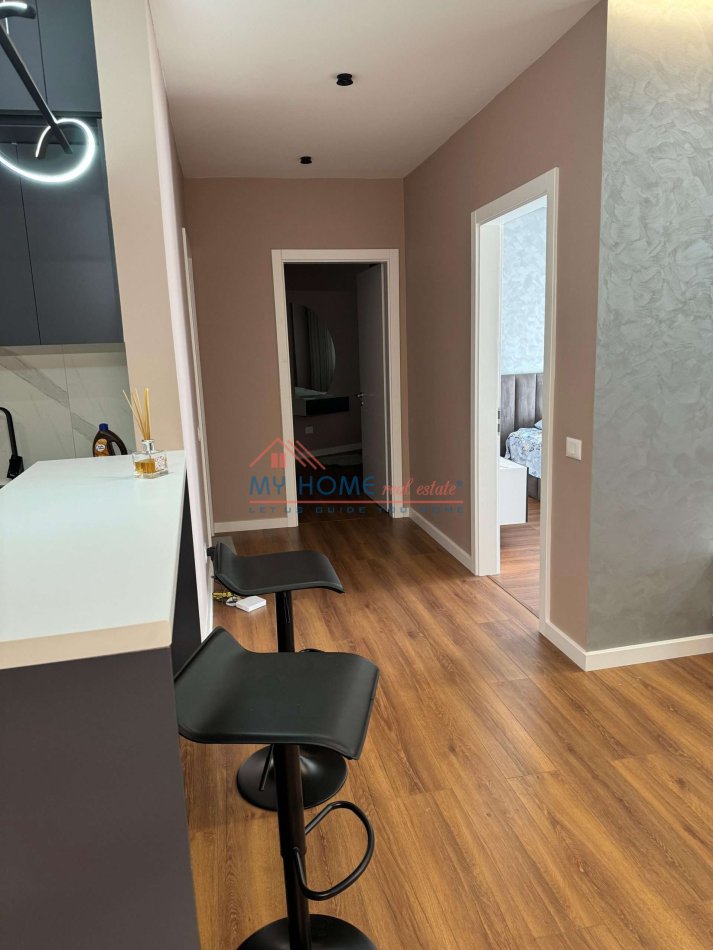 Tirane, shitet apartament 2+1+Ballkon Kati 3, 126 m² 149.000 € (Kthesa e Kamzes)