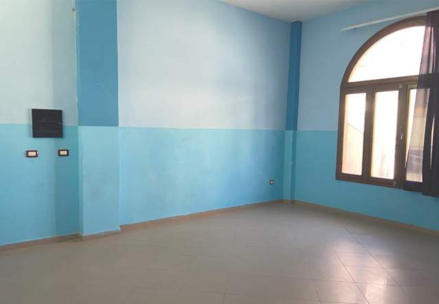 Elbasan, jepet me qera zyre 160 m² 80.000 Leke