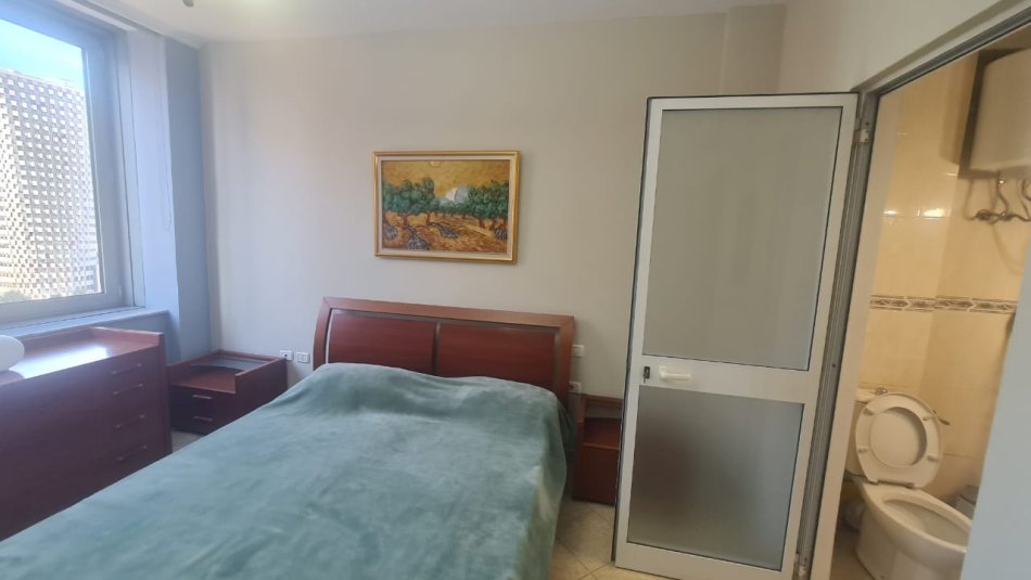 Tirane, jepet me qera apartament 2+1 Kati 10, 106 m² 1.100 € (Qender, Perballe Parlamentit)